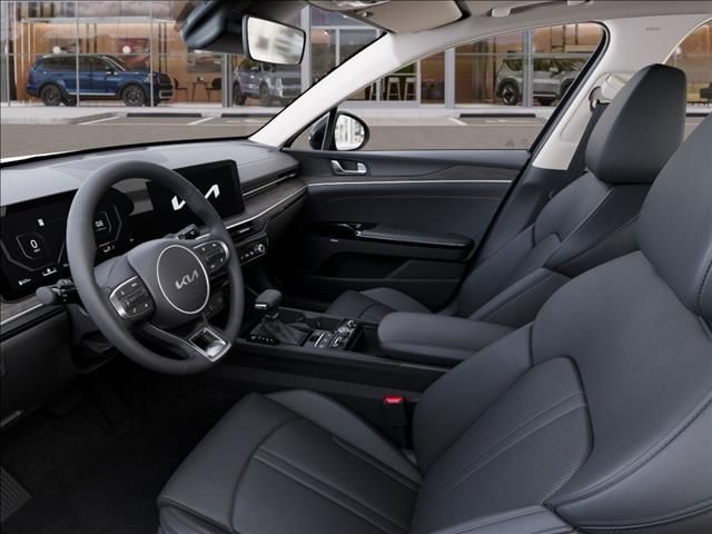 2025 Kia K5 EX - Photo 17