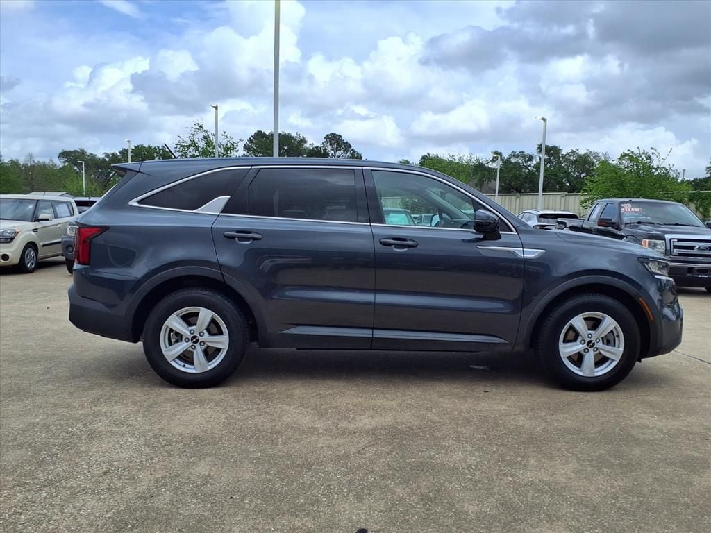 Certified Used 2022 Gravity Gray Kia LX image 8