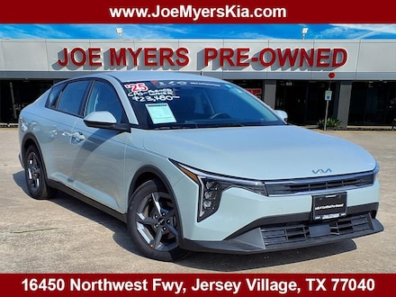 2025 Kia K4 LXS Sedan 2025 Kia K4 LXS Sedan