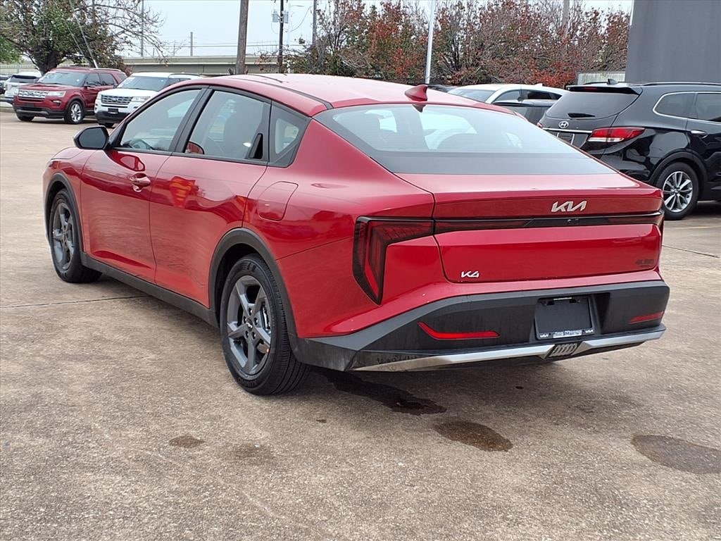 New 2025 Kia K4 LXS Sedan