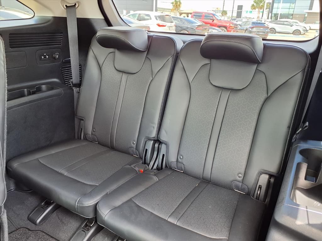 Certified Used 2023 Gravity Gray Kia SX image 12