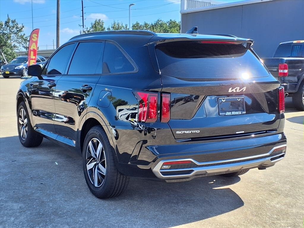 2023 Kia Sorento EX photo 2
