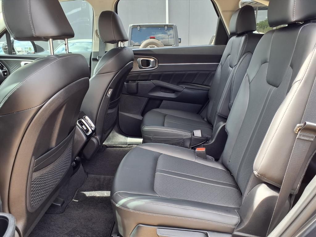 Certified Used 2023 Gravity Gray Kia SX image 11