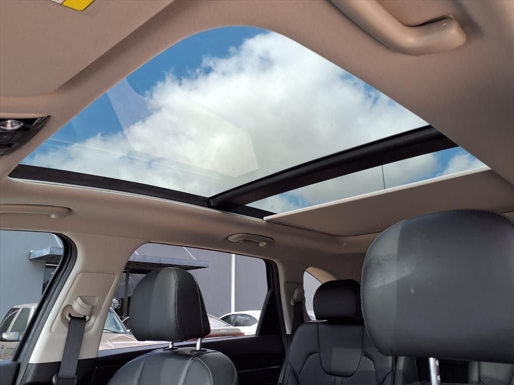 Certified Used 2023 Gravity Gray Kia SX image 19