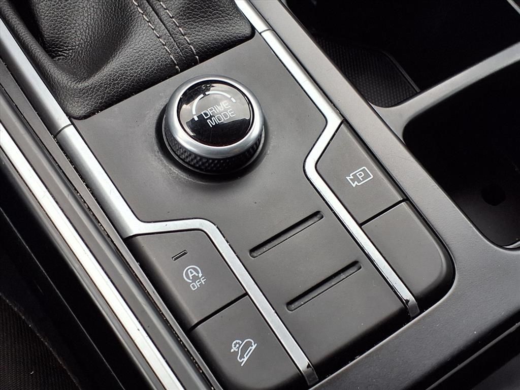 Certified Used 2022 Gravity Gray Kia LX image 27