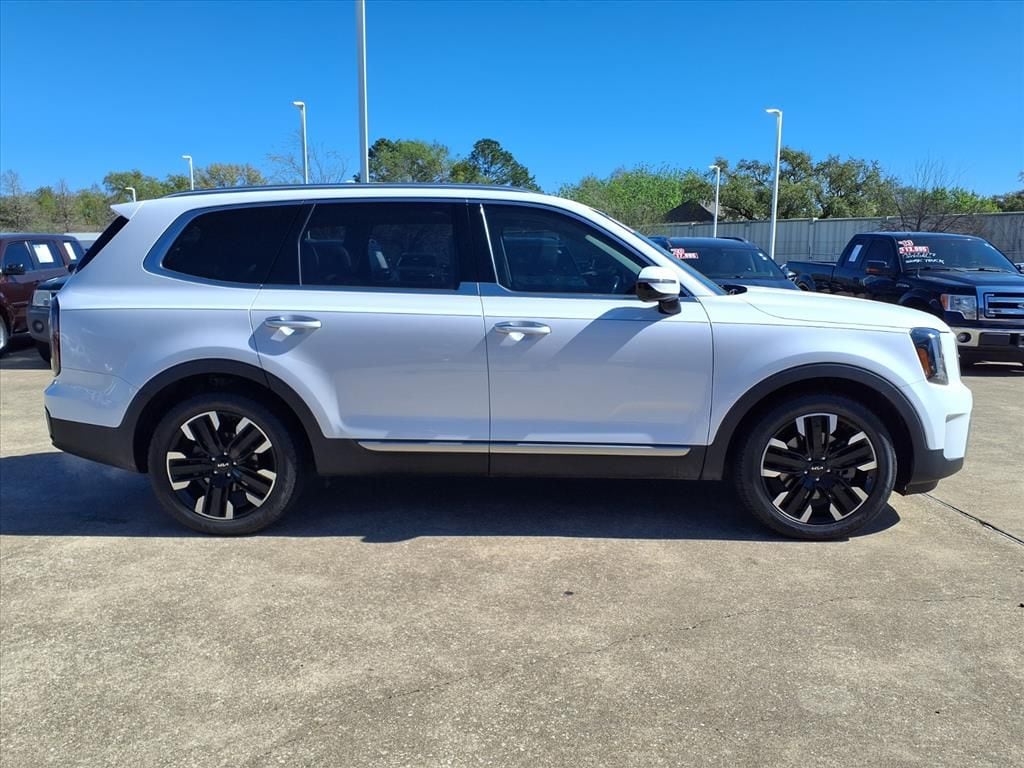 Used 2023 Glacial White Pearl Kia SX image 6