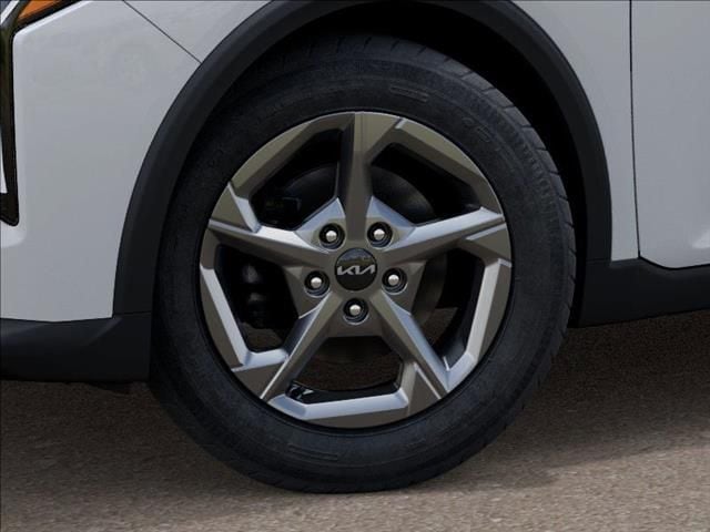 New 2026 Snow White Pearl Kia LXS image 9