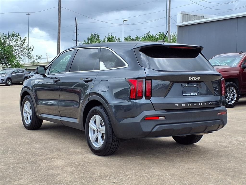 Certified Used 2022 Gravity Gray Kia LX image 2