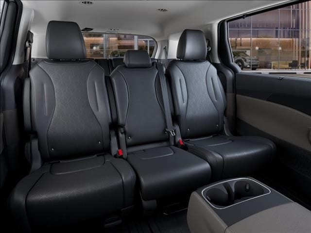 New 2026 Snow White Pearl Kia EX image 16