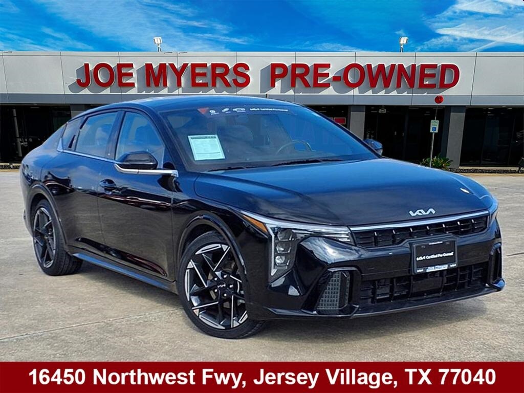 2025 Kia K4 GT-Line's photo