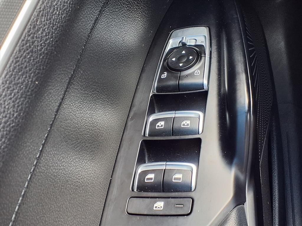 Certified Used 2022 Glacial White Pearl Kia GT-Line image 24