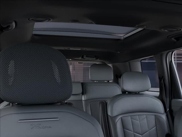 New 2027 Glacial White Pearl Kia X-Line SX image 27