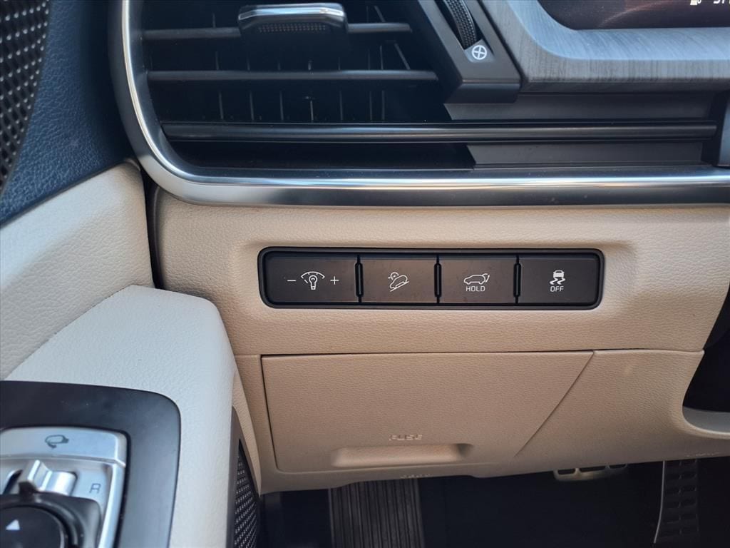 Used 2023 Glacial White Pearl Kia SX image 22