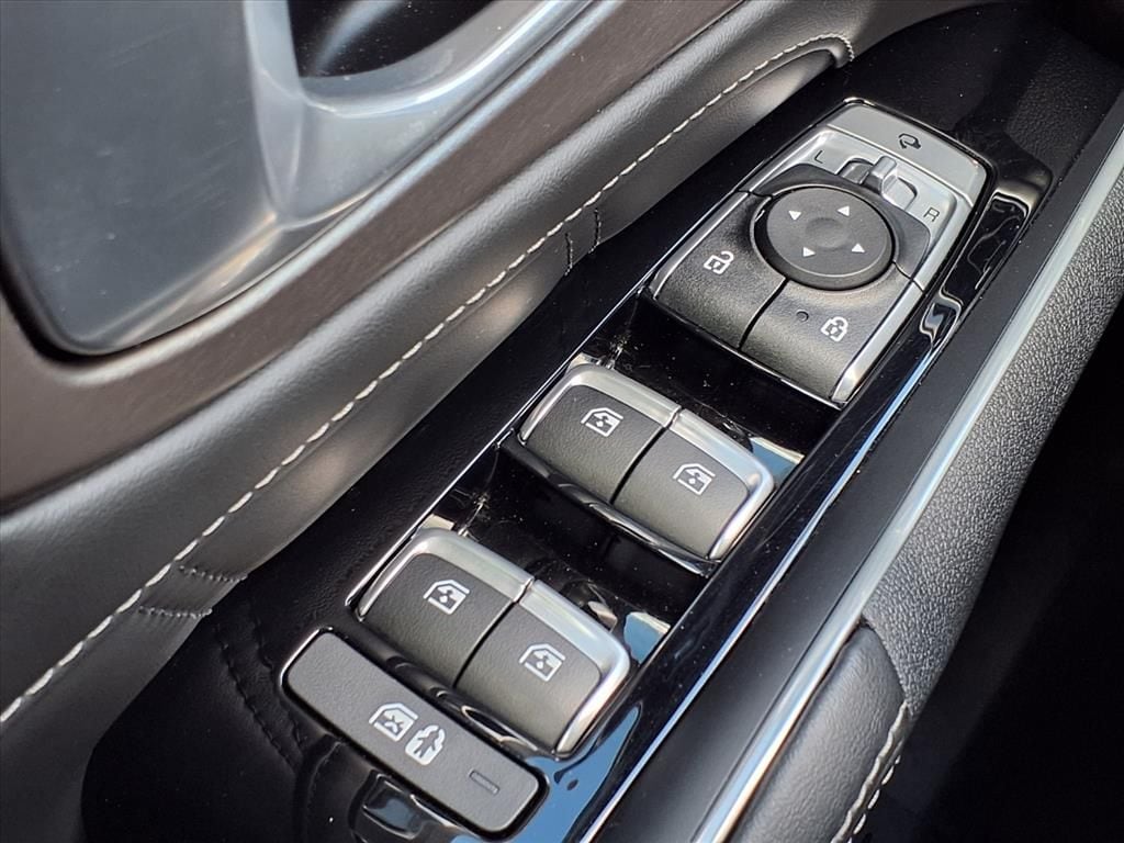 Certified Used 2023 Gravity Gray Kia SX image 30