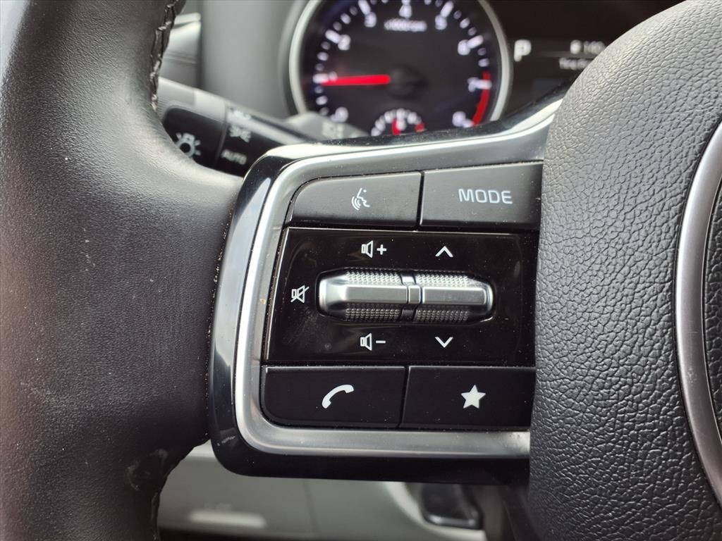 Used 2024 Snow White Pearl Kia LX Seat Package image 17