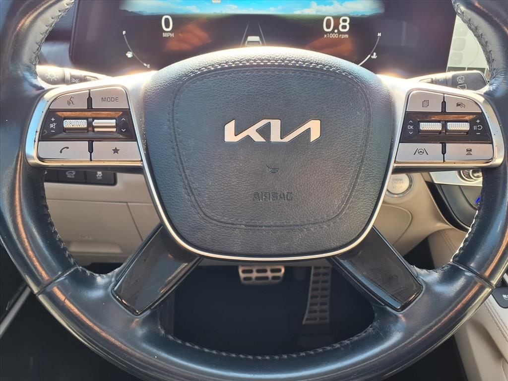 Used 2023 Glacial White Pearl Kia SX image 15