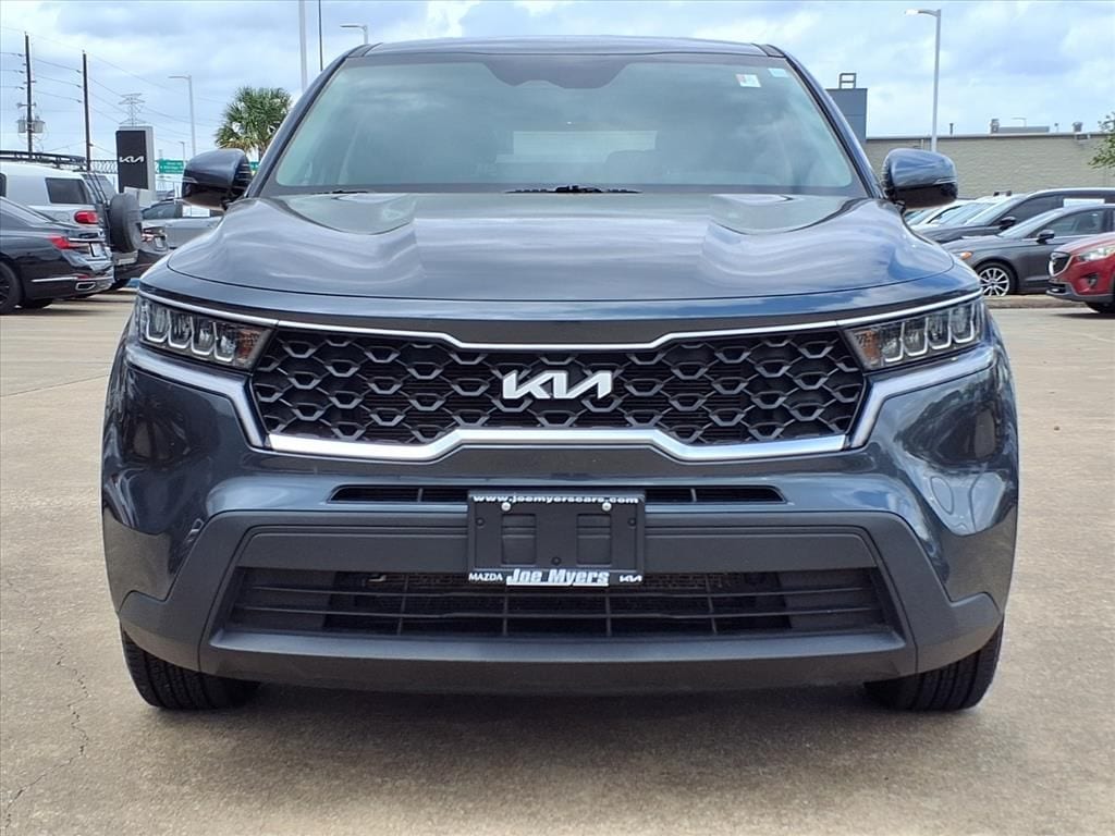 Certified Used 2022 Gravity Gray Kia LX image 3