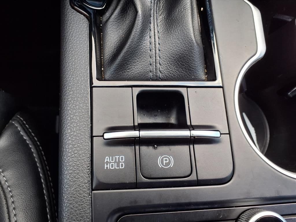 Certified Used 2022 Glacial White Pearl Kia GT-Line image 22