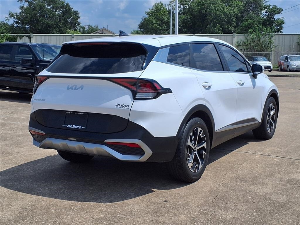 2023 Kia Sportage EX photo 3
