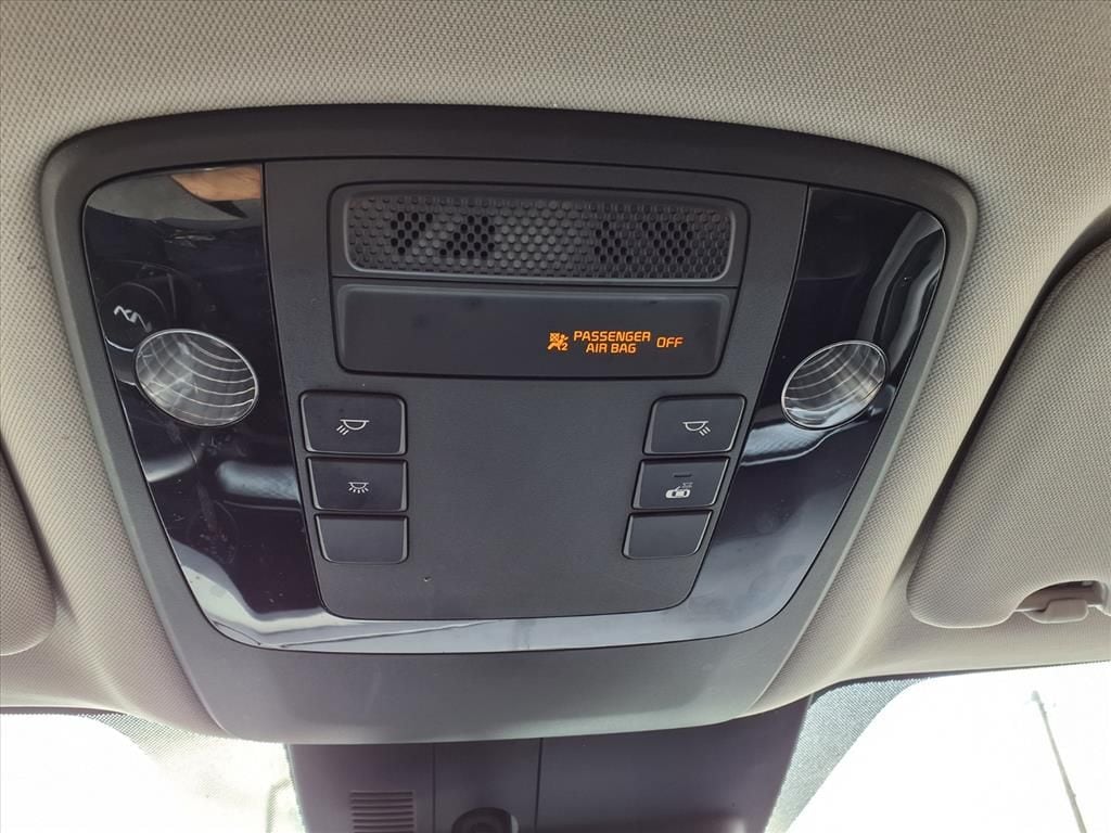 Used 2024 Snow White Pearl Kia LX Seat Package image 26