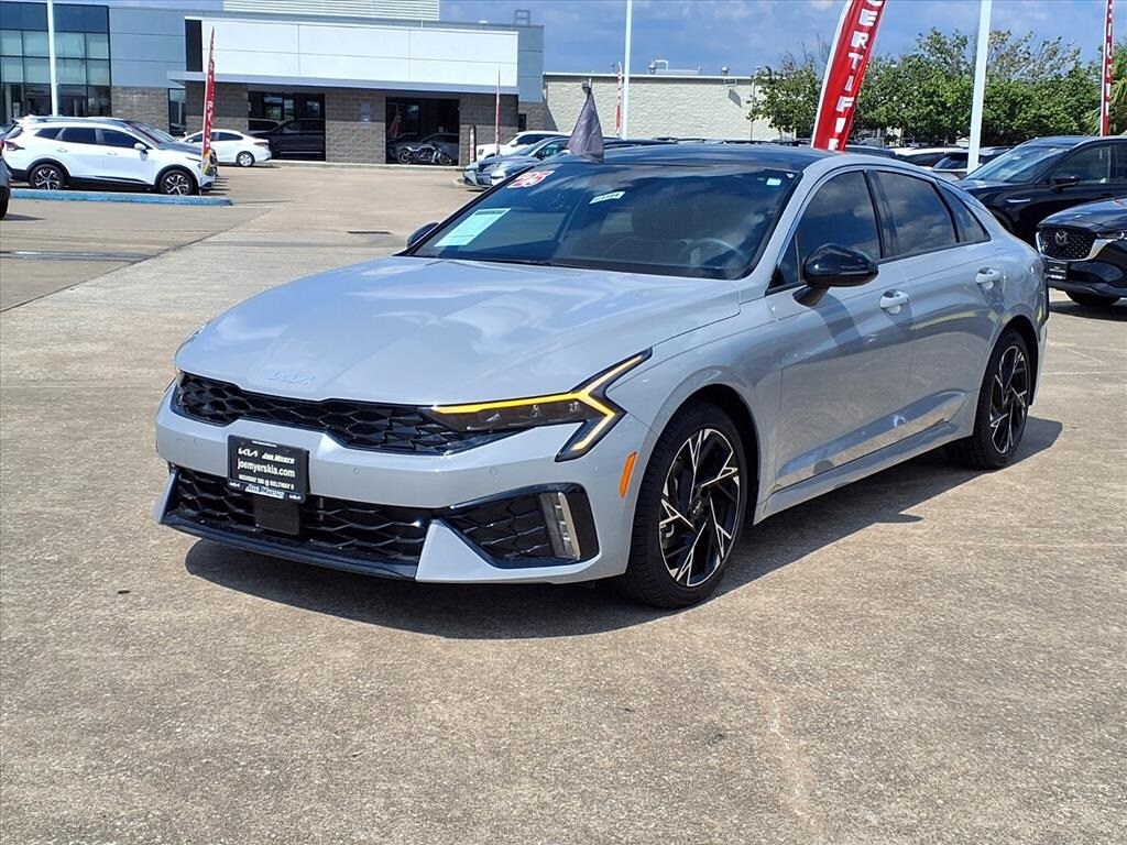 2025 Kia K5 GT-Line photo 2