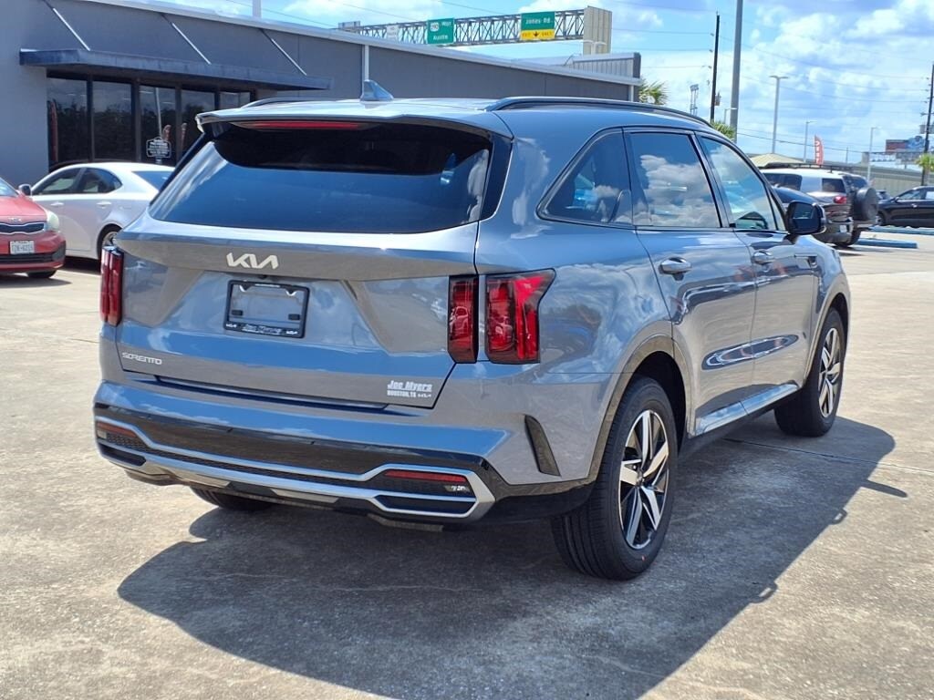 2023 Kia Sorento S photo 3