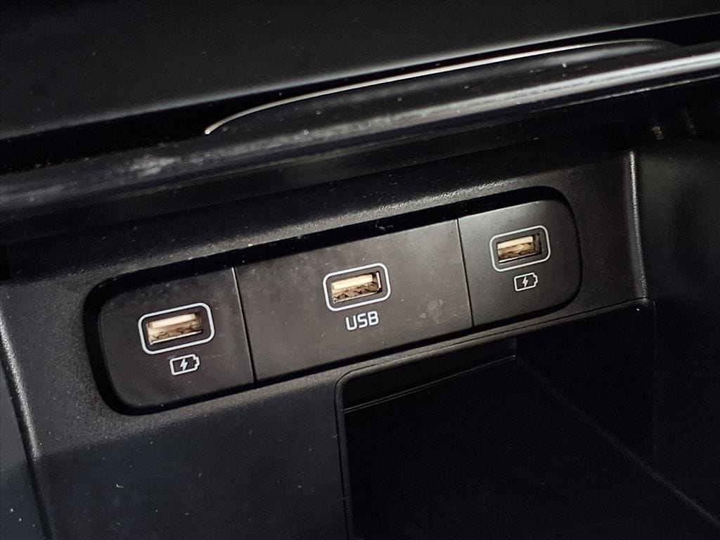 Used 2022 Sparkling Silver Kia S image 26