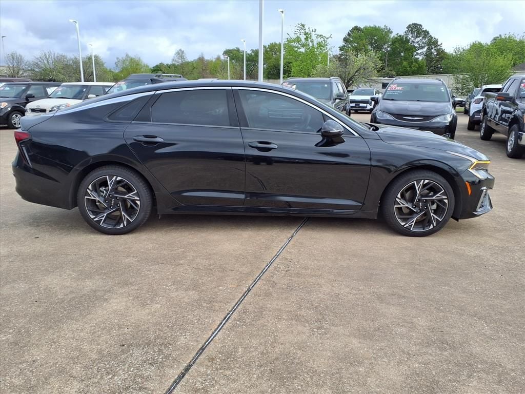 Certified Used 2025 Aurora Black Pearl Kia GT-Line image 6