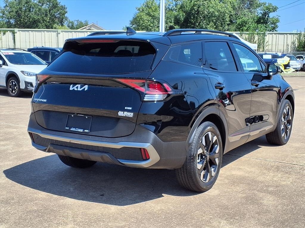2024 Kia Sportage X-Line photo 3