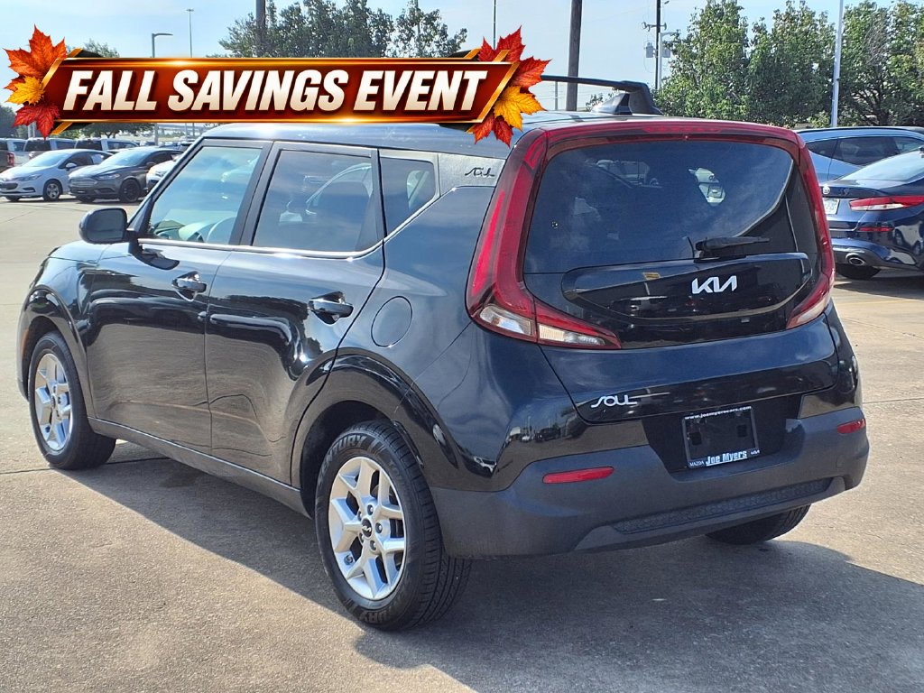 Certified 2022 Kia Soul LX Hatchback