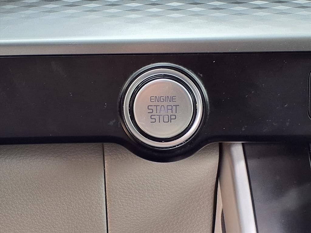 Used 2024 Snow White Pearl Kia LX Seat Package image 13