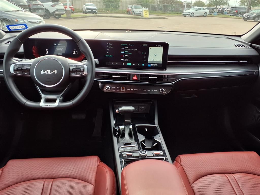 Certified Used 2025 Aurora Black Pearl Kia GT-Line image 9