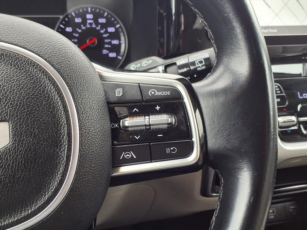 Used 2022 Sparkling Silver Kia S image 19