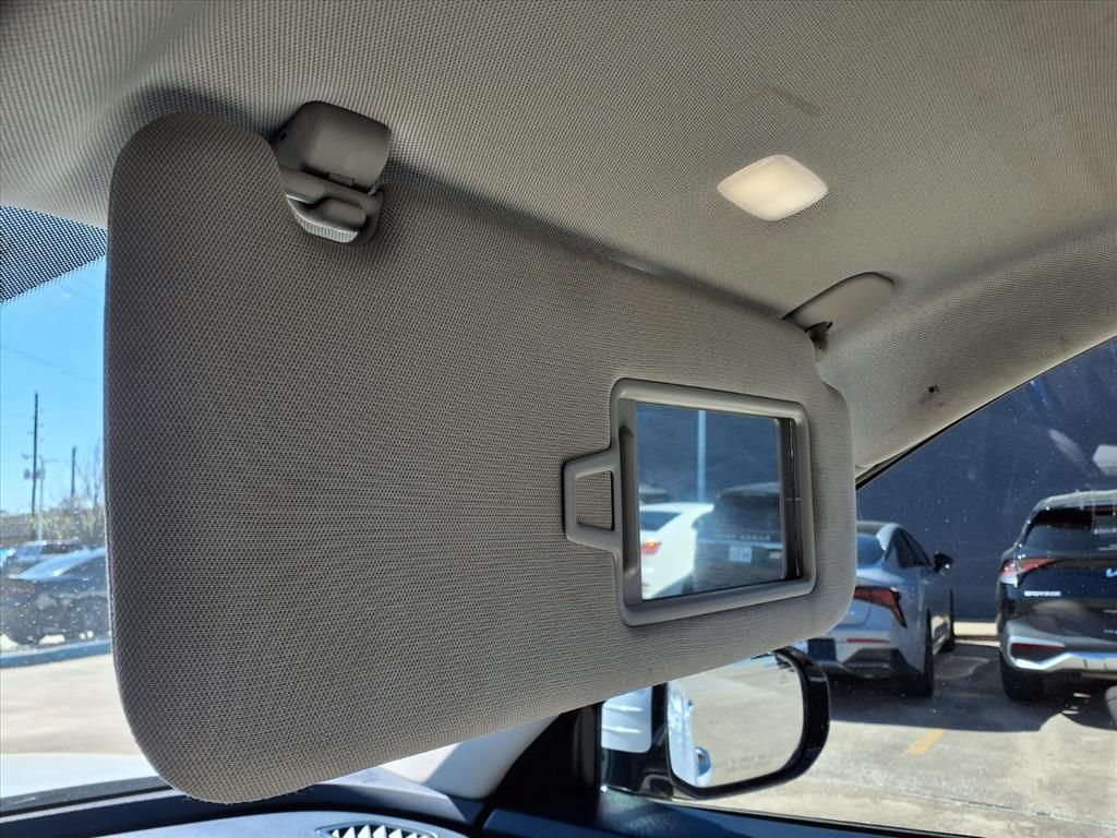 Used 2023 Glacial White Pearl Kia SX image 27