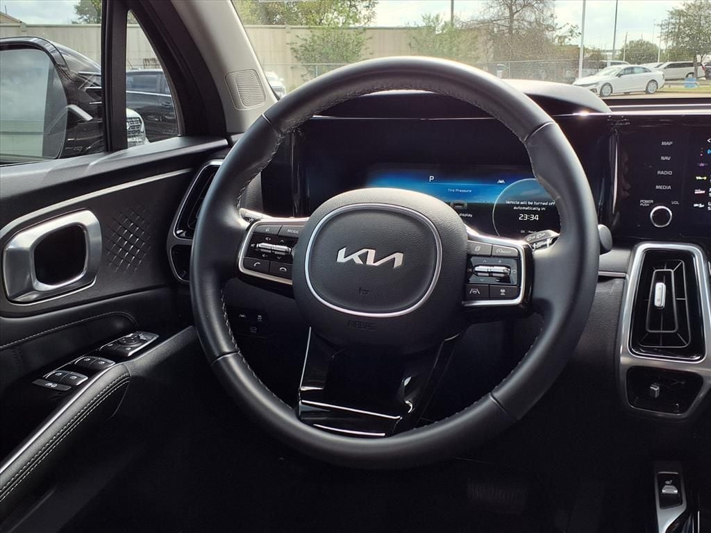 Certified Used 2023 Gravity Gray Kia SX image 15