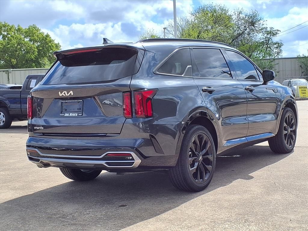 Certified Used 2023 Gravity Gray Kia SX image 7