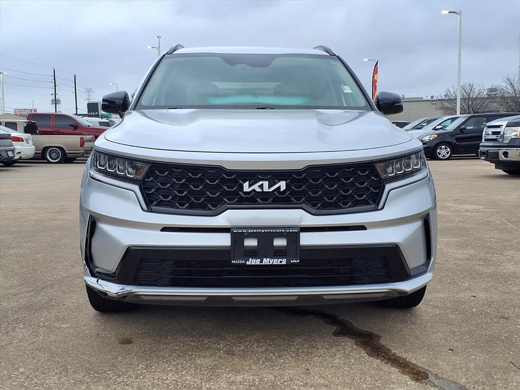 Used 2022 Sparkling Silver Kia S image 3