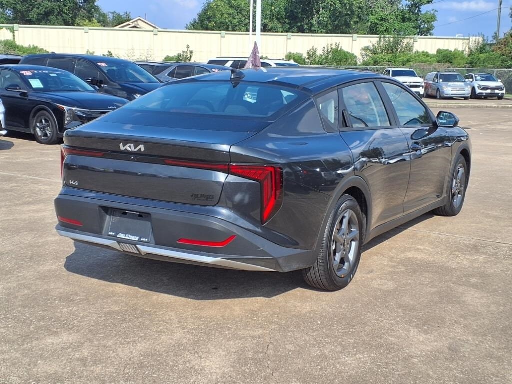 2025 Kia K4 LXS photo 4