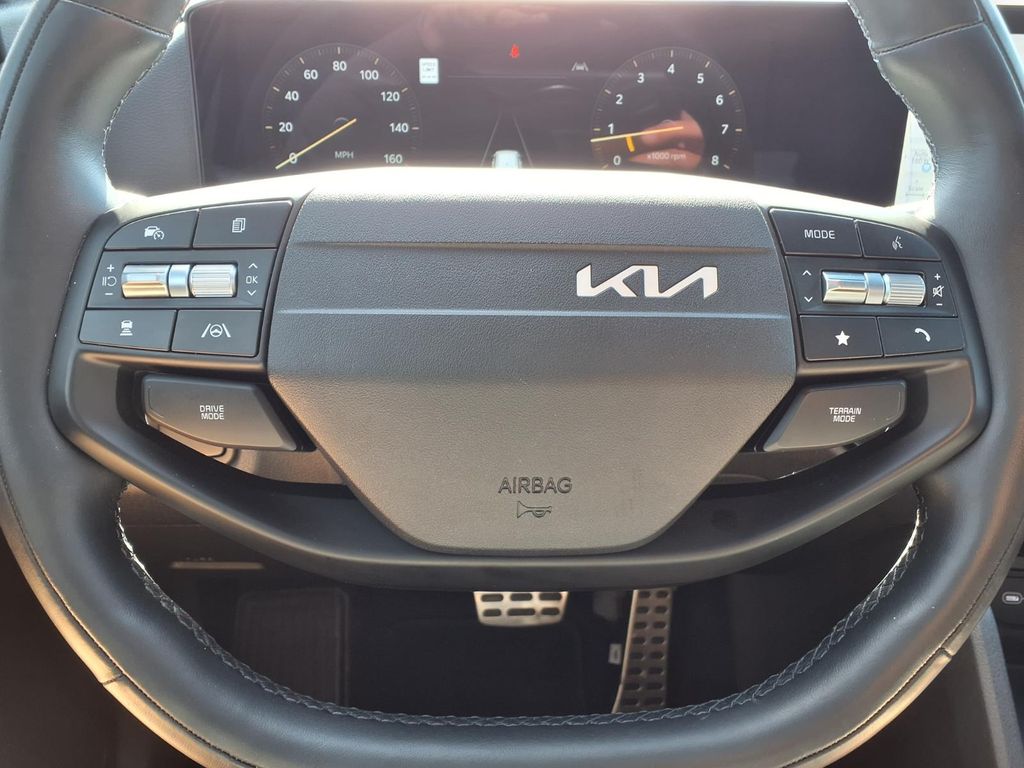 New 2026 Runway Red/Black Roof Kia X-Pro Prestige image 19