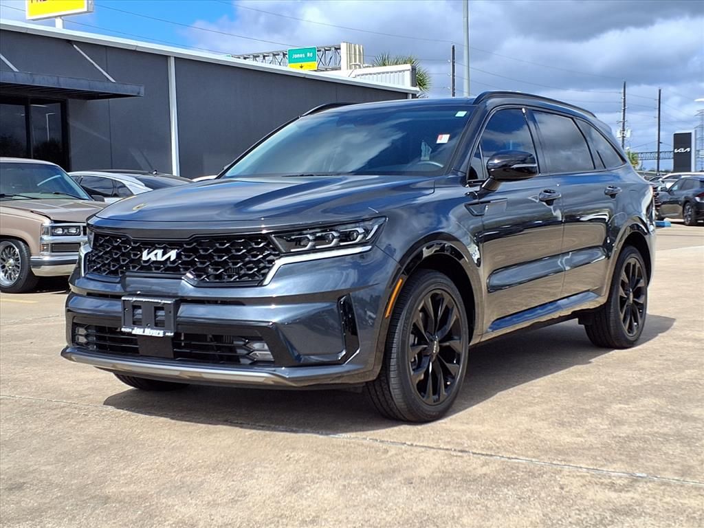 Certified Used 2023 Gravity Gray Kia SX image 4