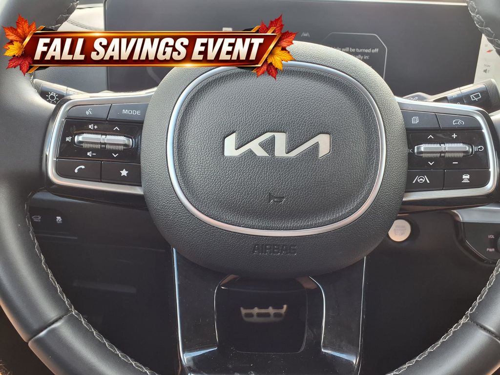 Used 2025 Wolf Gray Kia SX image 19