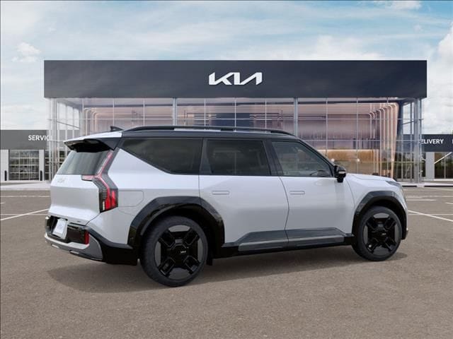 New 2026 Glacier White Pearl/Ebony Black Roof Kia GT-Line image 6