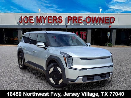 2024 Kia EV9 Light SUV