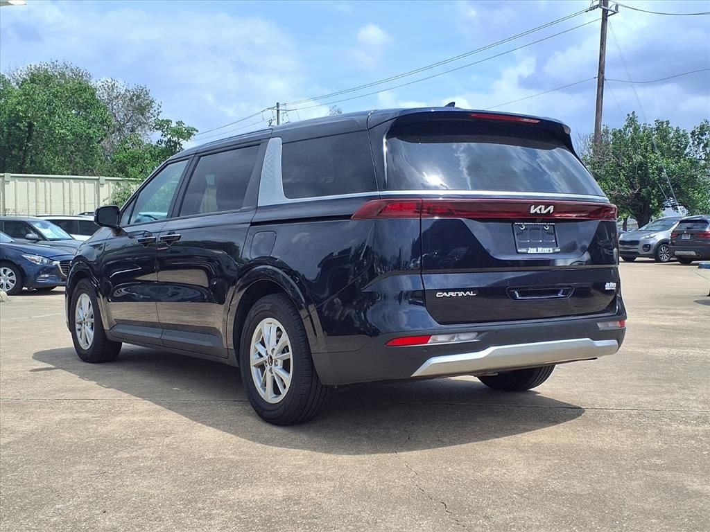 Used 2024 Kia Carnival LX Seat Package Minivan/Van