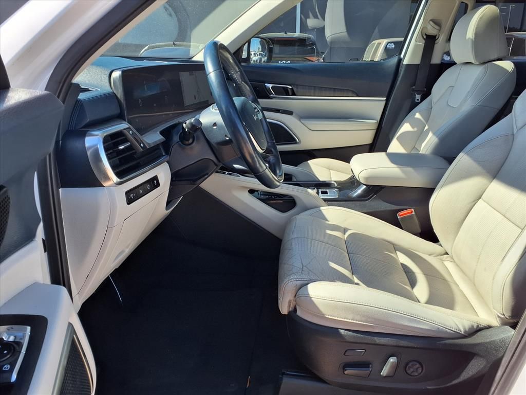 Used 2023 Glacial White Pearl Kia SX image 10