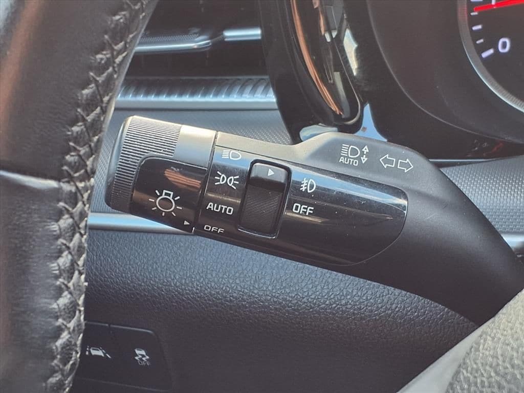 Certified Used 2022 Glacial White Pearl Kia GT-Line image 15