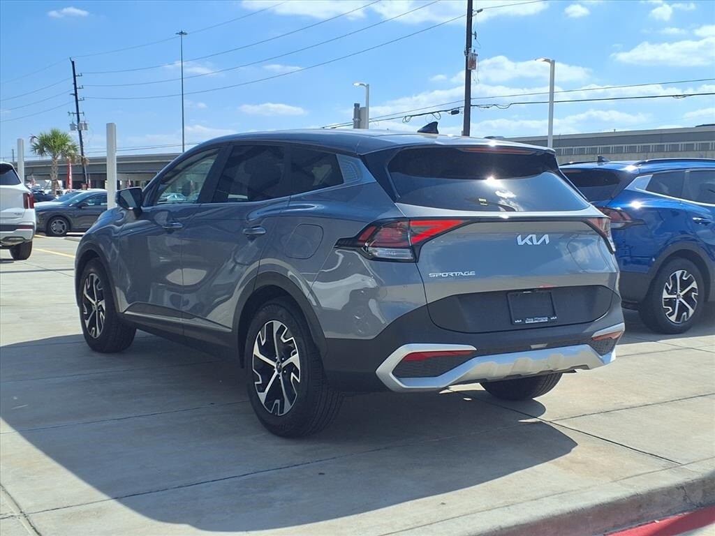 2025 Kia Sportage EX photo 3