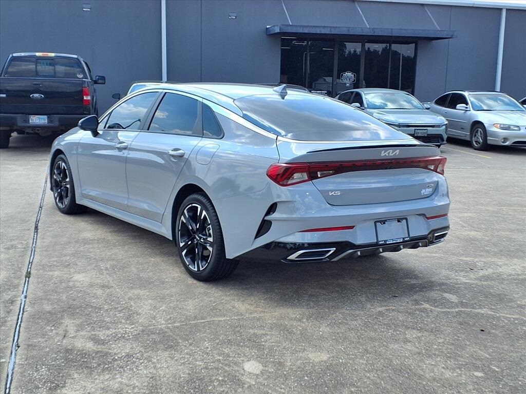 2024 Kia K5 GT-Line photo 3