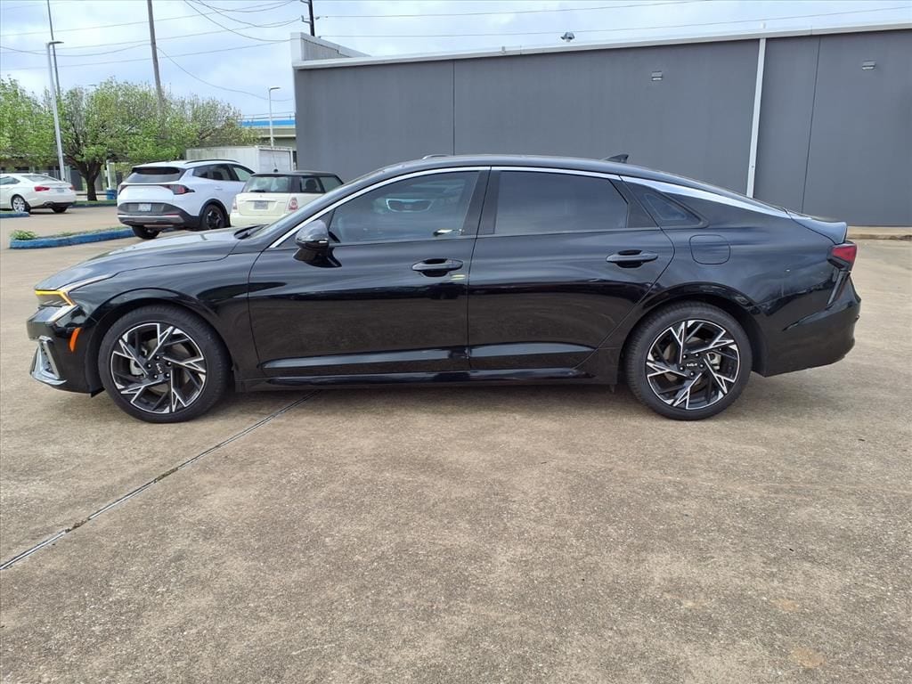 Certified Used 2025 Aurora Black Pearl Kia GT-Line image 5