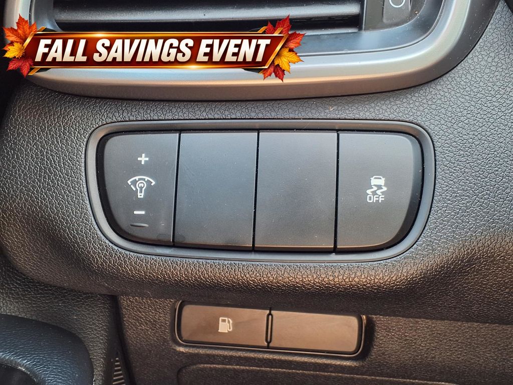 Used 2020 Everlasting Silver Kia L image 21